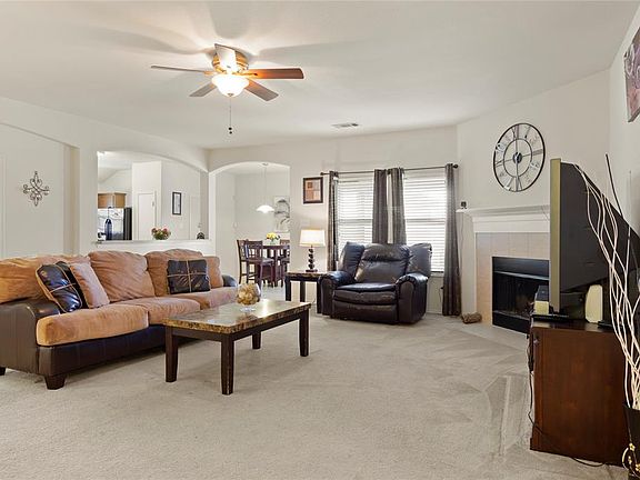 5th image of 610 Hearthstone Dr