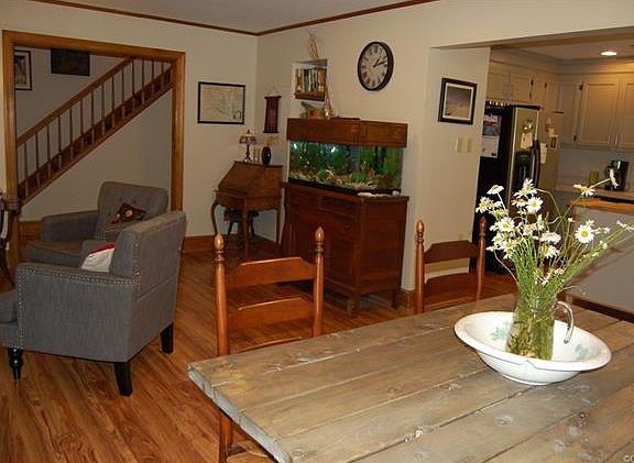 5th image of 7906 Lake Shore Ct
