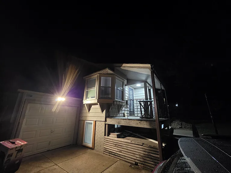 2731 Iowa St — Photo 4