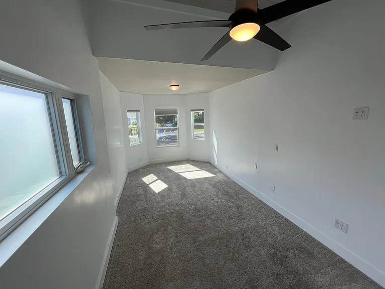 1576 Palmer St — Photo 9