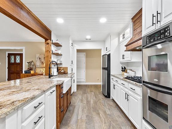4th image of 606 Green Oak Dr