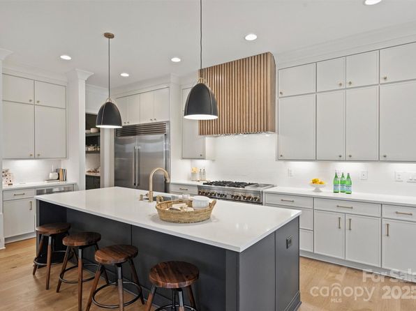922 Everett Pl, Charlotte, NC 28205