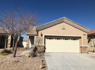 10364 Lakeshore Dr, Apple Valley, CA 92308