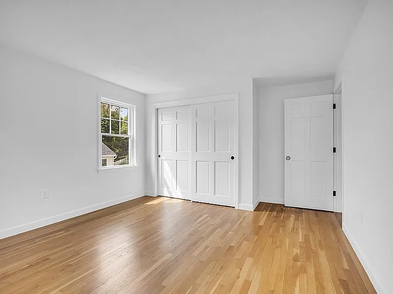 Lantern Ln — Photo 16