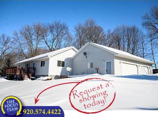 W6304 Midway Rd, Hortonville, WI 54944