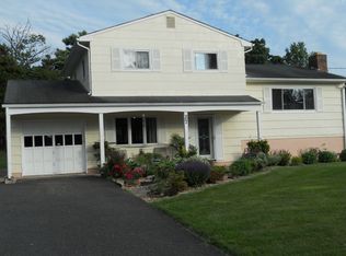 27 Montrose Rd, Somerset, NJ 08873