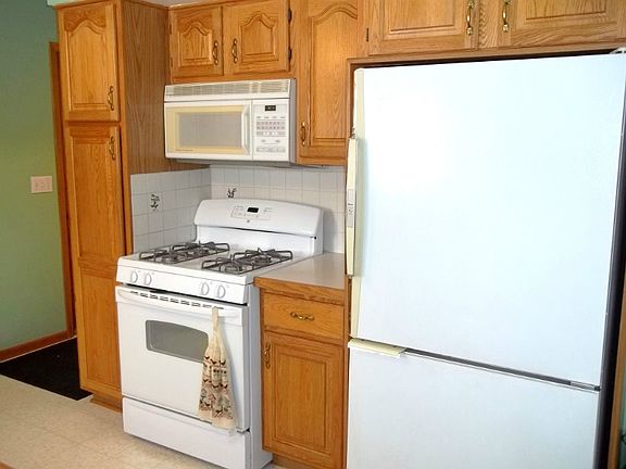 5th image of 3377 Archwood Pl