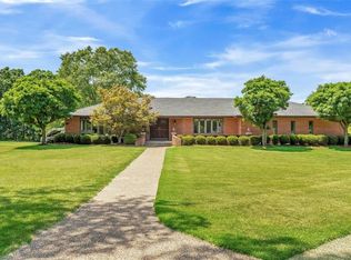 16 Jacks Cabin Dr, Defiance, MO 63341