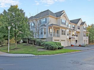 22 Cummington Ln, Flemington, NJ 08822
