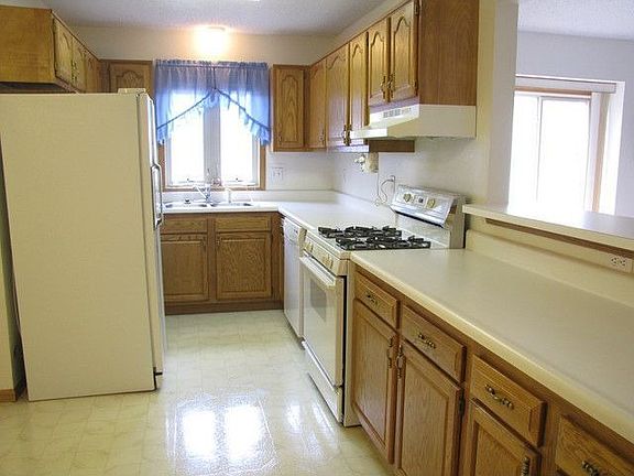 3rd image of 1642 Amhurst Way
