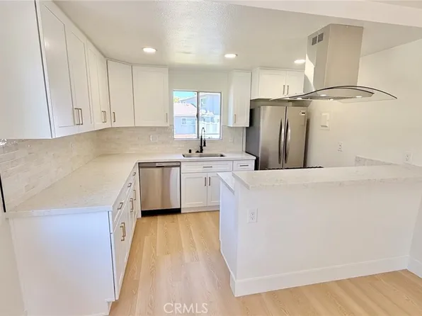 28196 Robin Ave, Santa Clarita, CA 91350