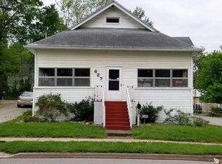 627 N Broadway Ave, Salem, IL 62881