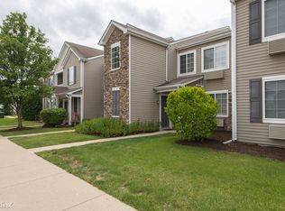 1205 Silverstone Dr, Carpentersville, IL 60110