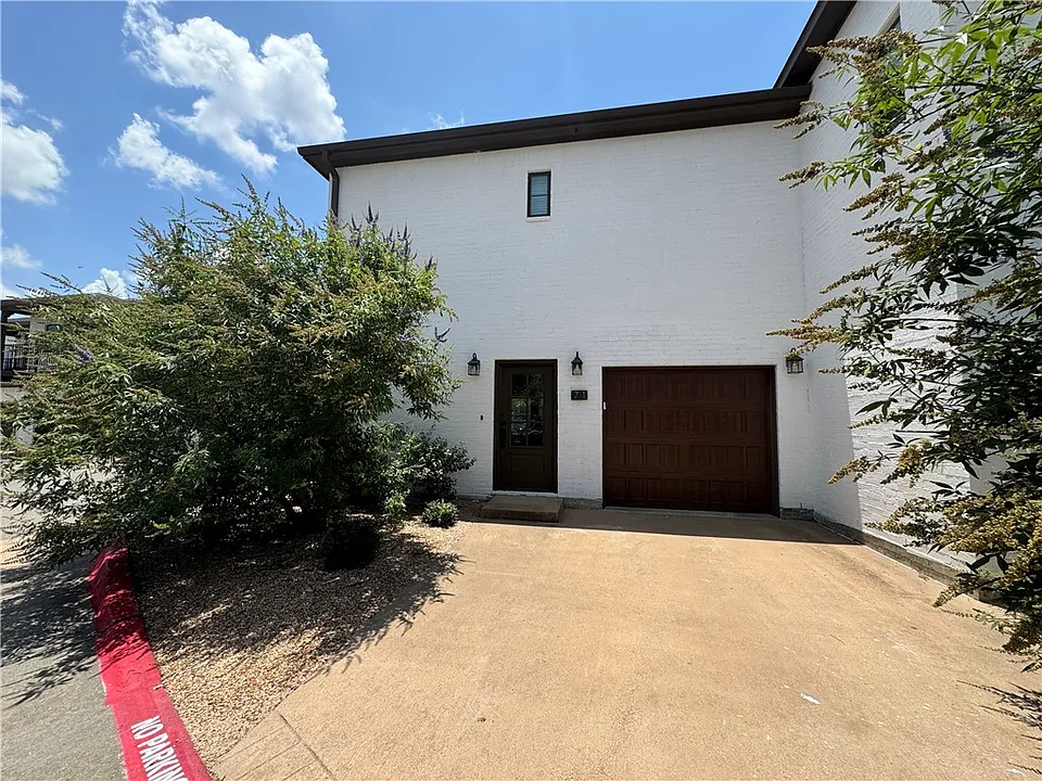 203 Brentwood Dr E #71
