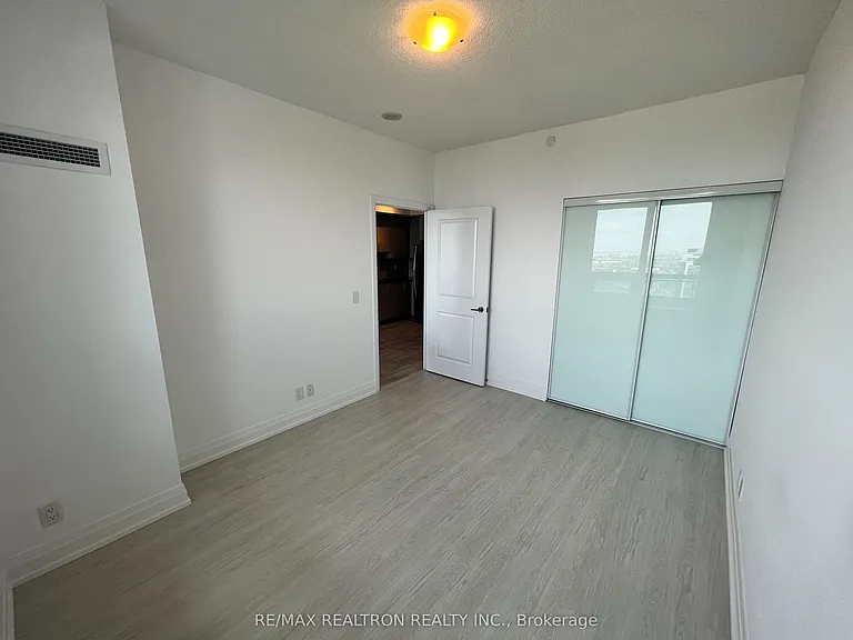 7890 Bathurst St #2008 — Photo 16