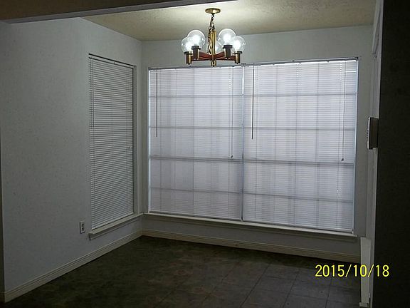 4th image of 11887 Plumpoint Dr