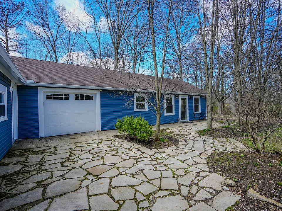 168 Forest St