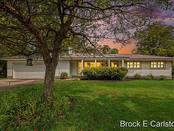 3rd image of 1576 Hendrick Rd