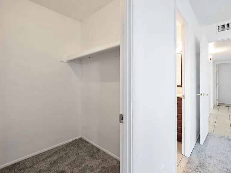 2104 E Cornell Dr — Photo 12