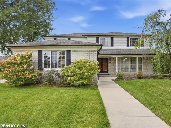 47405 Nola Dr, Macomb, MI 48044