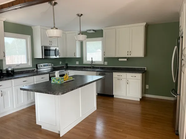 622 N Shore Dr, Battle Lake, MN 56515