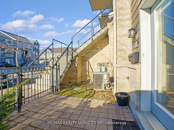 4th image of 60 Fairwood Cir #92