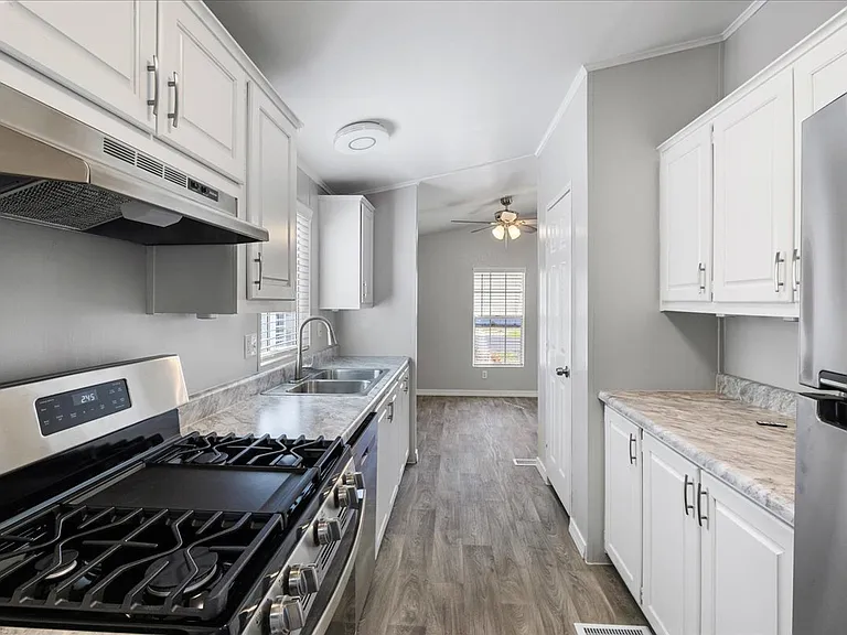 2885 N Panorama Dr — Photo 12