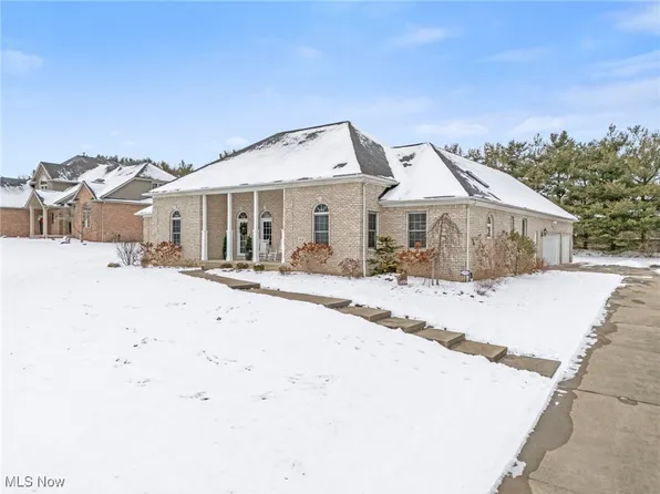 3149 Carie Hill Cir NW, Massillon, OH 44646