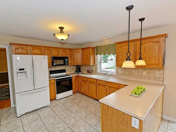 3rd image of 214 Concord Hill Dr