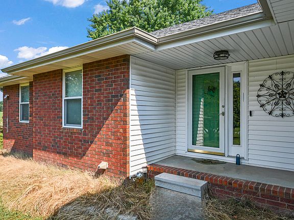 3rd image of 221 E New Melville Road