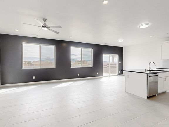 3rd image of 408 4th St NE