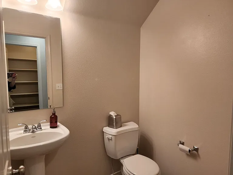 10001 W Irving St — Photo 7