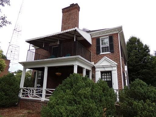 4th image of 3324 Monument Ave #2