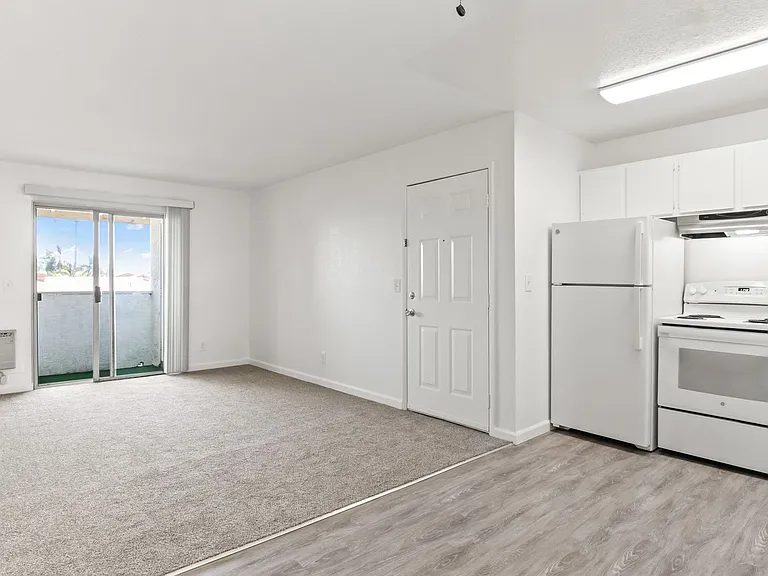 Nestor Regency Apartments — Photo 2