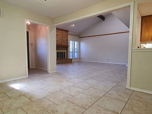 4th image of 3917 Driftwood Dr