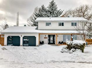 9611 E Palisan Pl SW, Calgary, AB T2V 3T1