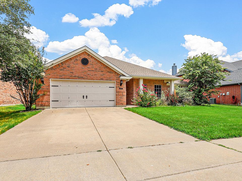 1st image of 804 Dogwood Dr