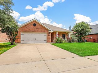 804 Dogwood Dr, Burleson, TX 76028