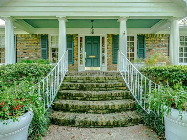 304 E Indian Creek Dr, Mobile, AL 36607