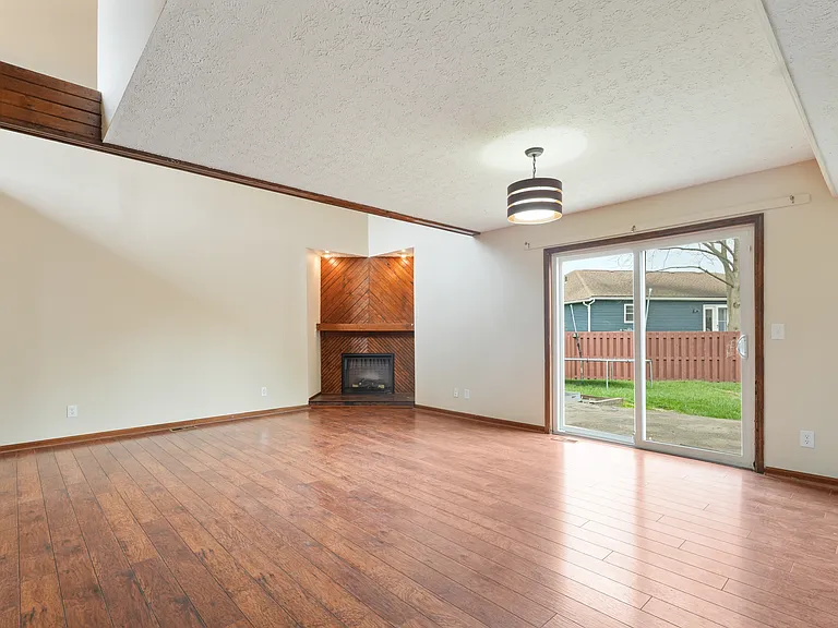 3383 Willington Dr — Photo 23