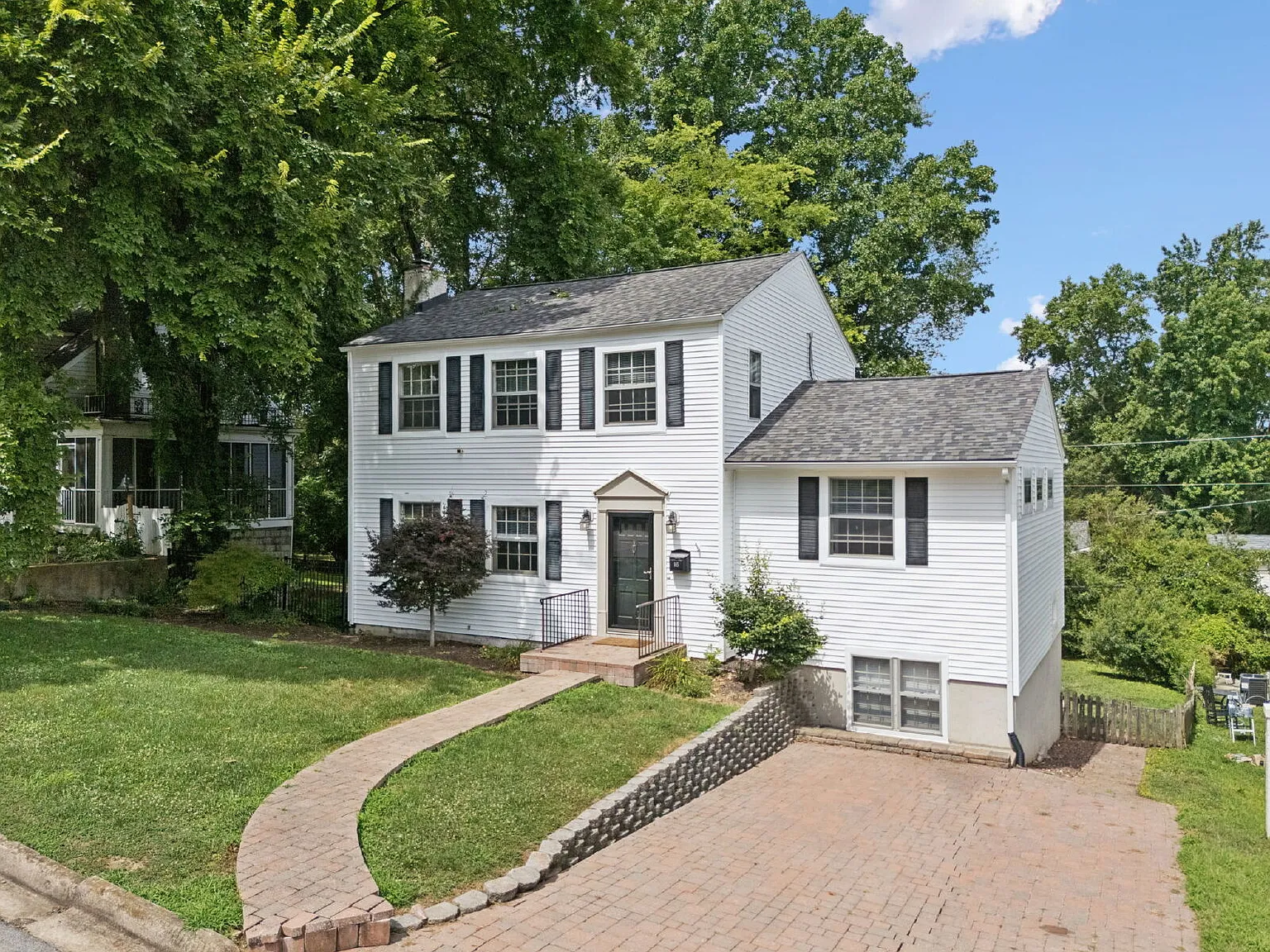 4 bed, 2.5 bath, 2316 sqft, $2,150 — Photo 3