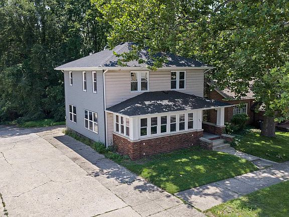 2nd image of 1022 E Colfax Ave