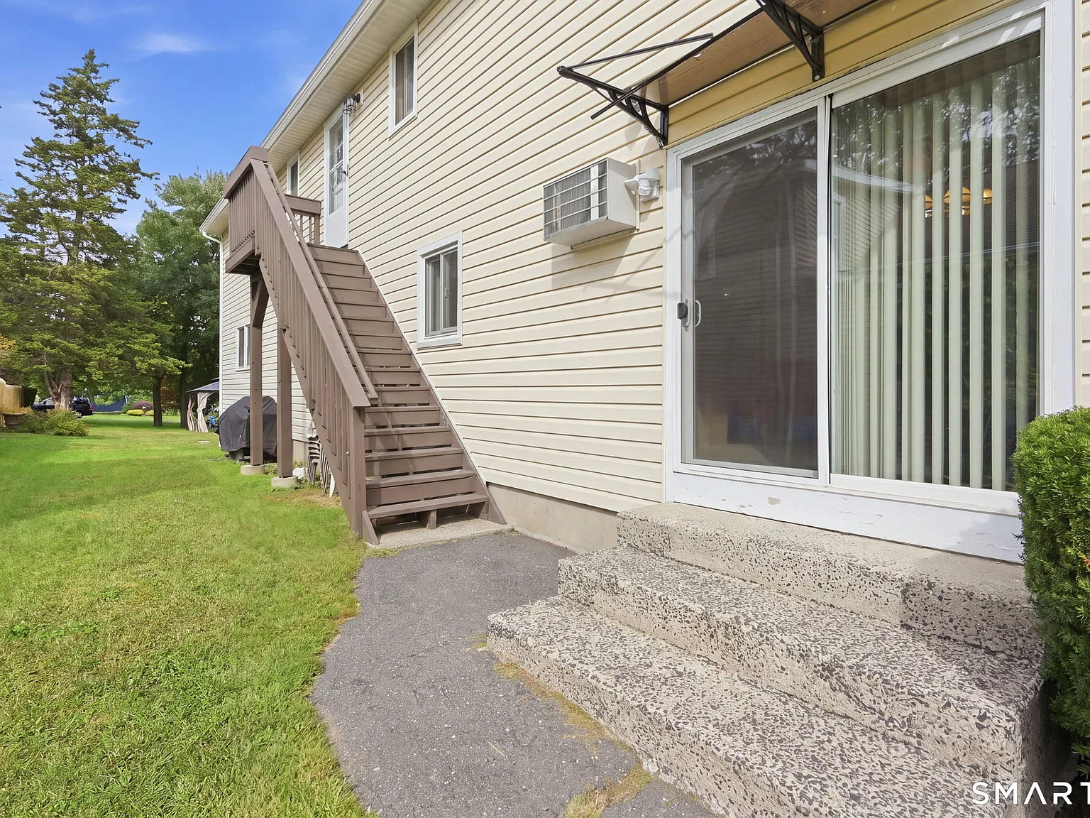 3 bed, 1.5 bath, 1200 sqft, $1,950 — Photo 3