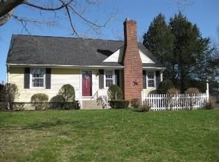 8 Susan St, East Longmeadow, MA 01028