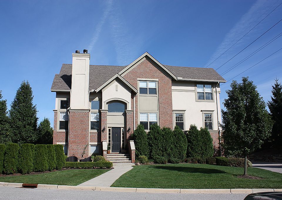 1st image of 30 Astor Pl