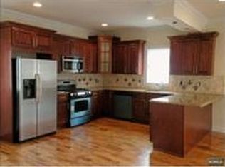 475 Simons Ave, Hackensack, NJ 07601