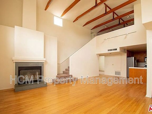 2nd image of 710 Ocean Park Blvd APT 2