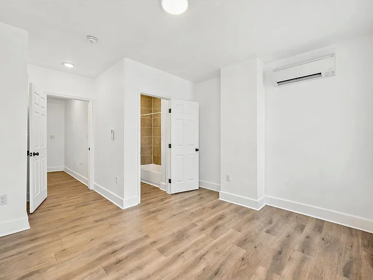623 E Wishart St — Photo 12