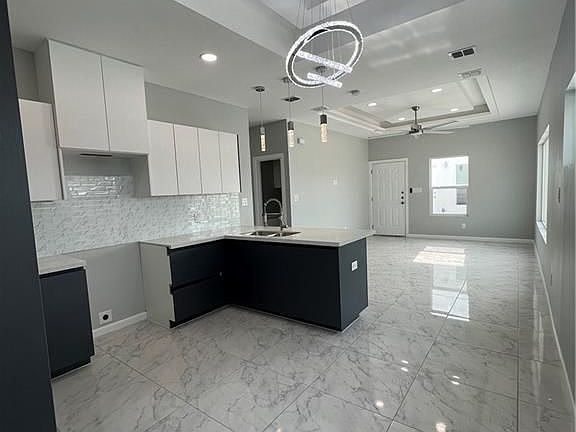 4th image of 1404 Hibiscus Ave #1