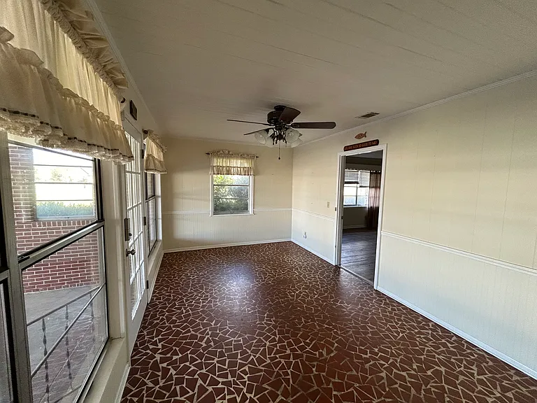 801 E Barnard St — Photo 9